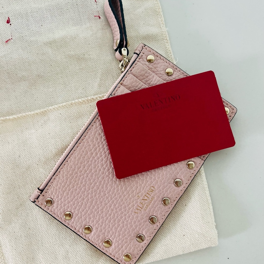 Valentino Garavani Rockstud Leather Zip Card Case